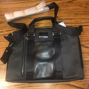 tumi aviano slim brief